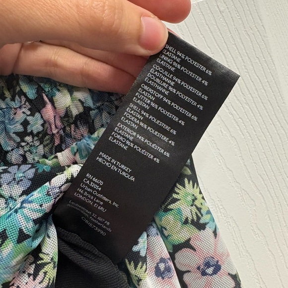 NWT Anthropologie Black/Floral Lined Mesh Ruffle Peplum Strappy Tank Size Large - Picture 5 of 6